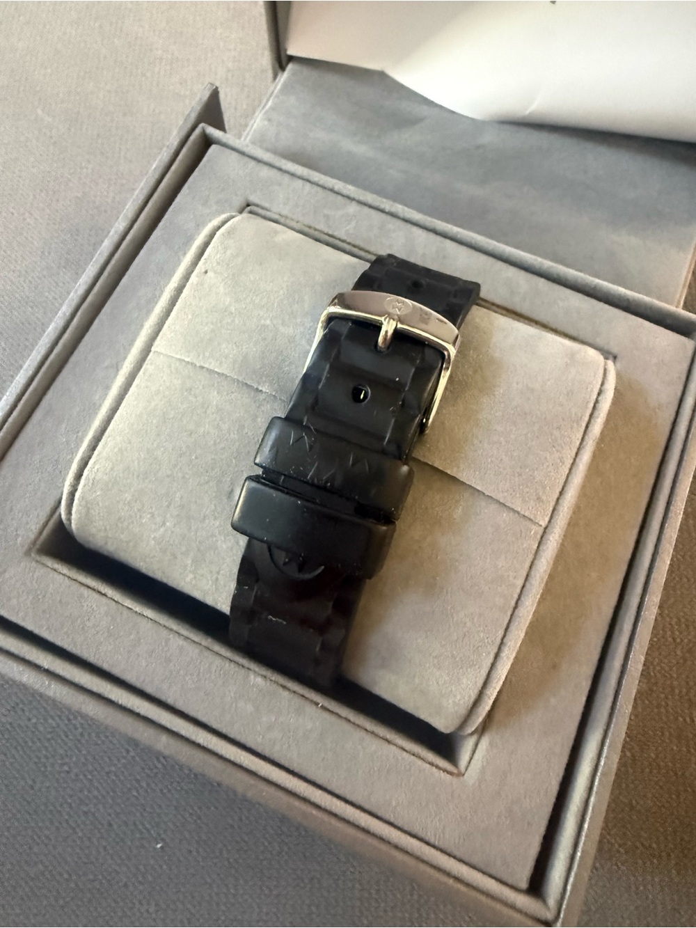 Michele Tahitian Chronograph Watch Black Rubber Strap Needs Battery - Picture 2 of 3